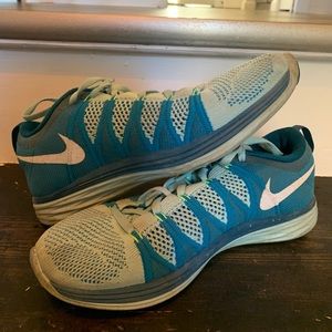 Nike tennis shoes